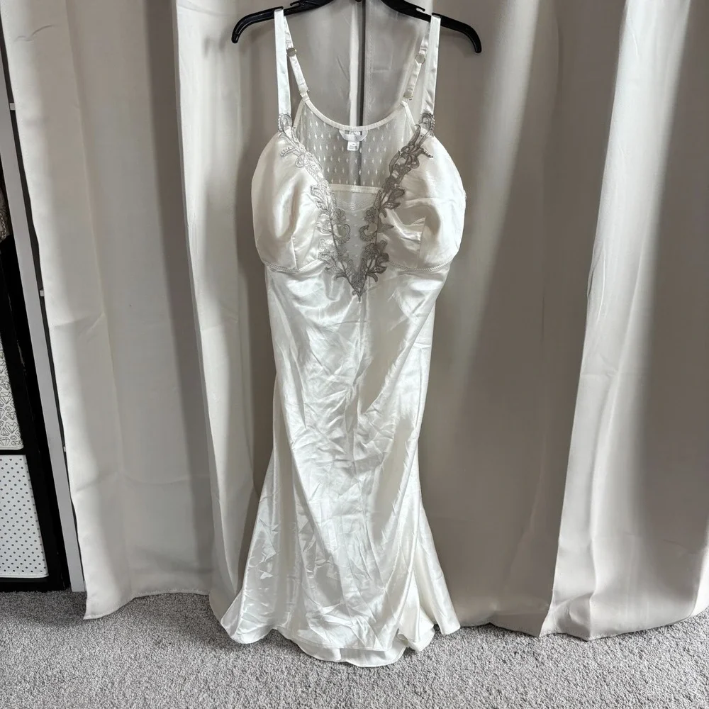Flora Nikrooz Nightgown XL Babydoll Satin Lace Coquette Romantic Sexy READ 17909